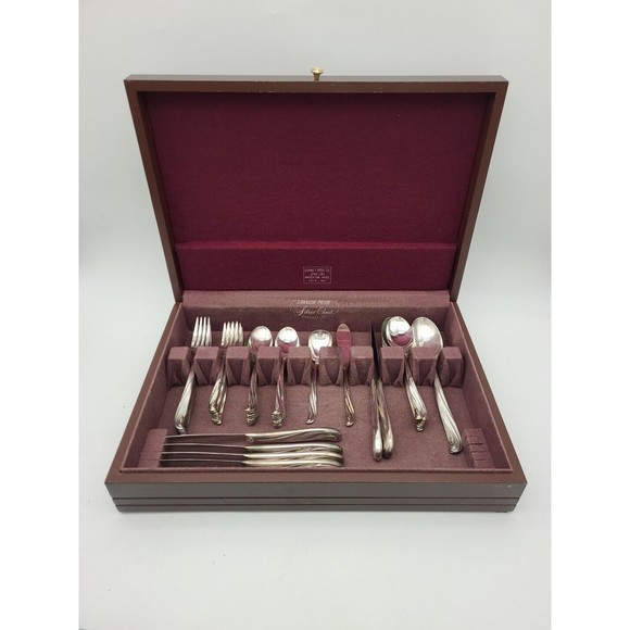 Wm Rogers Flatware Service For 8 Extra Silver Plate Tarnish Proof Chest - Picture 1 of 16